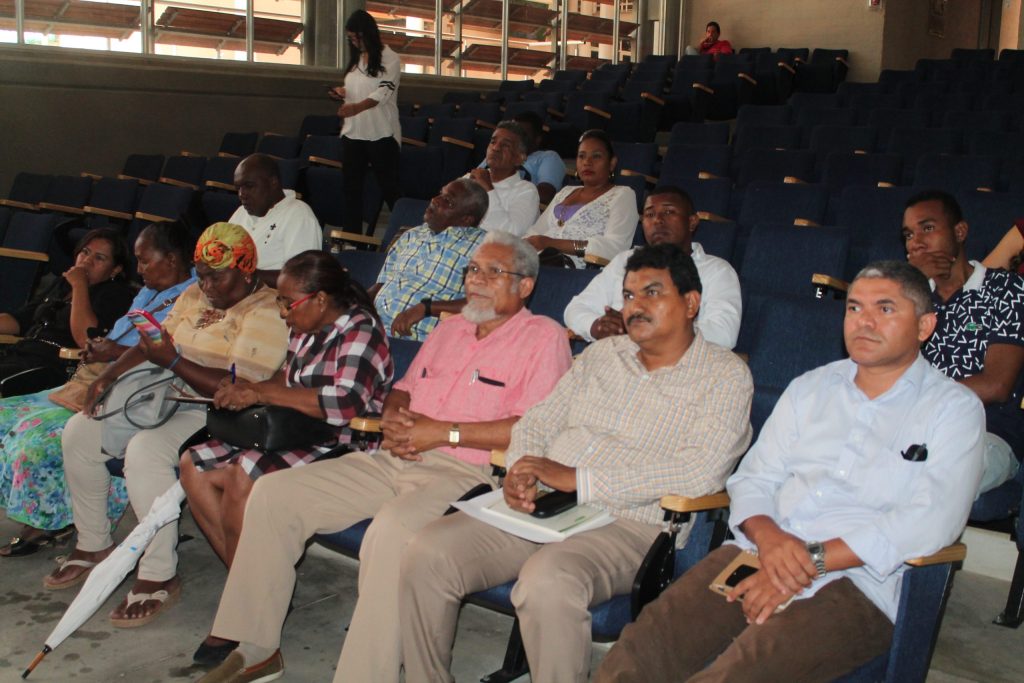 imagene de elección Comunidades negras en auditorio de la CVS