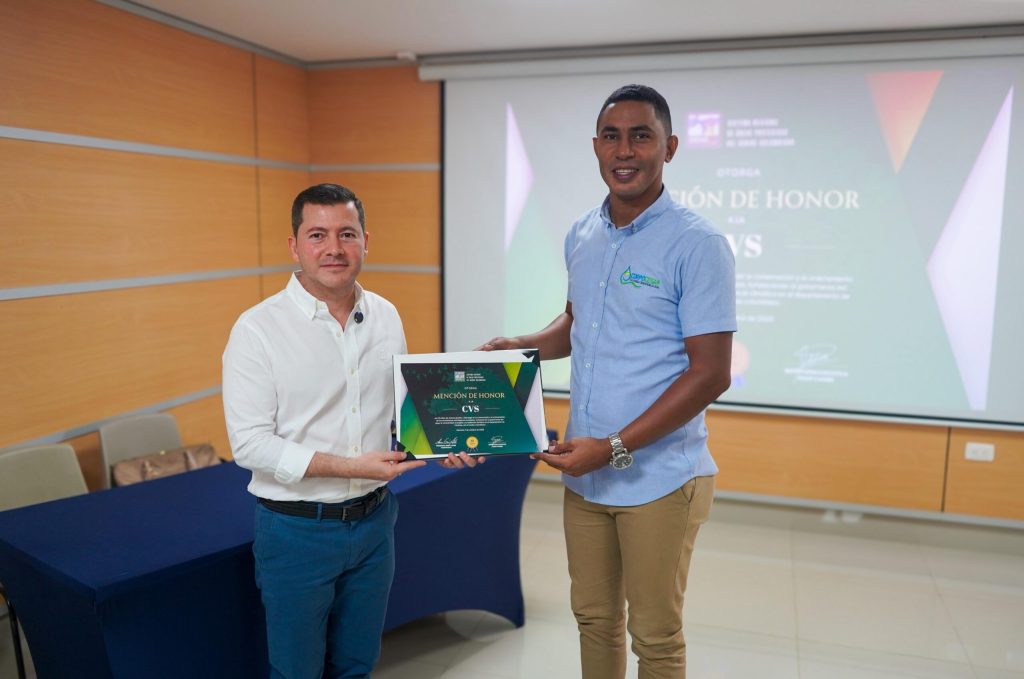 Director de la CVS recibe mencion de Honor para el Departamento de Córdoba