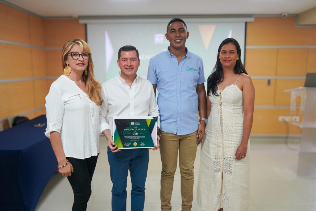 Director de la CVS recibe mencion de Honor para el Departamento de Córdoba